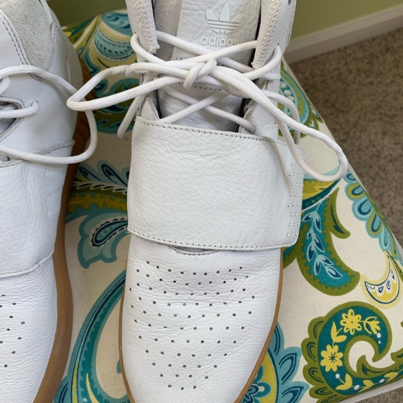 ADIDAS white shoes - Picture 3 of 11